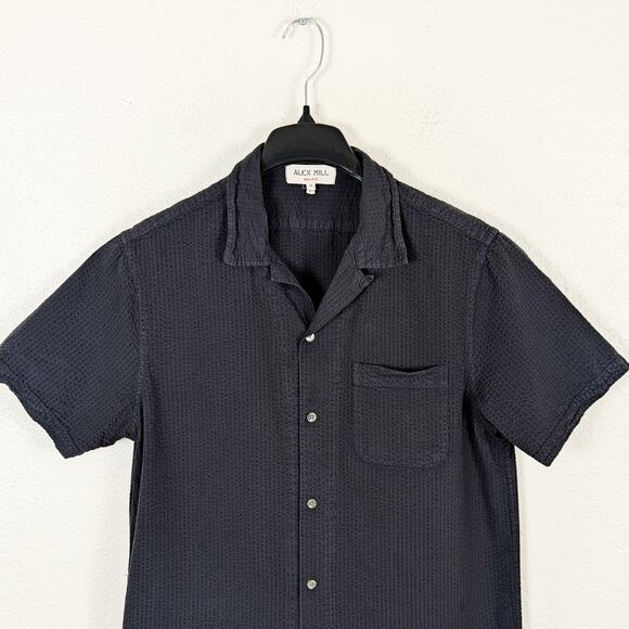 Alex Mill Men's Seersucker Camp Shirt in Washed Black Cotton size Medium - Picture 2 of 6